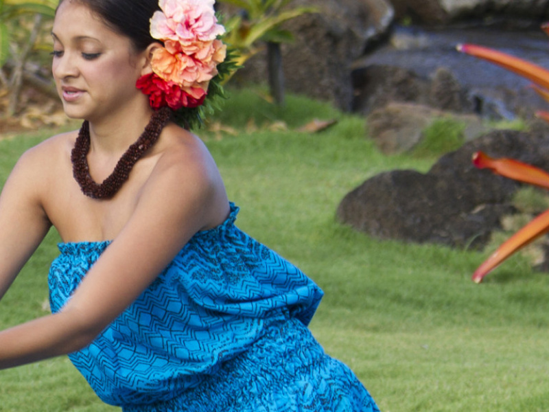 women's luau attire
