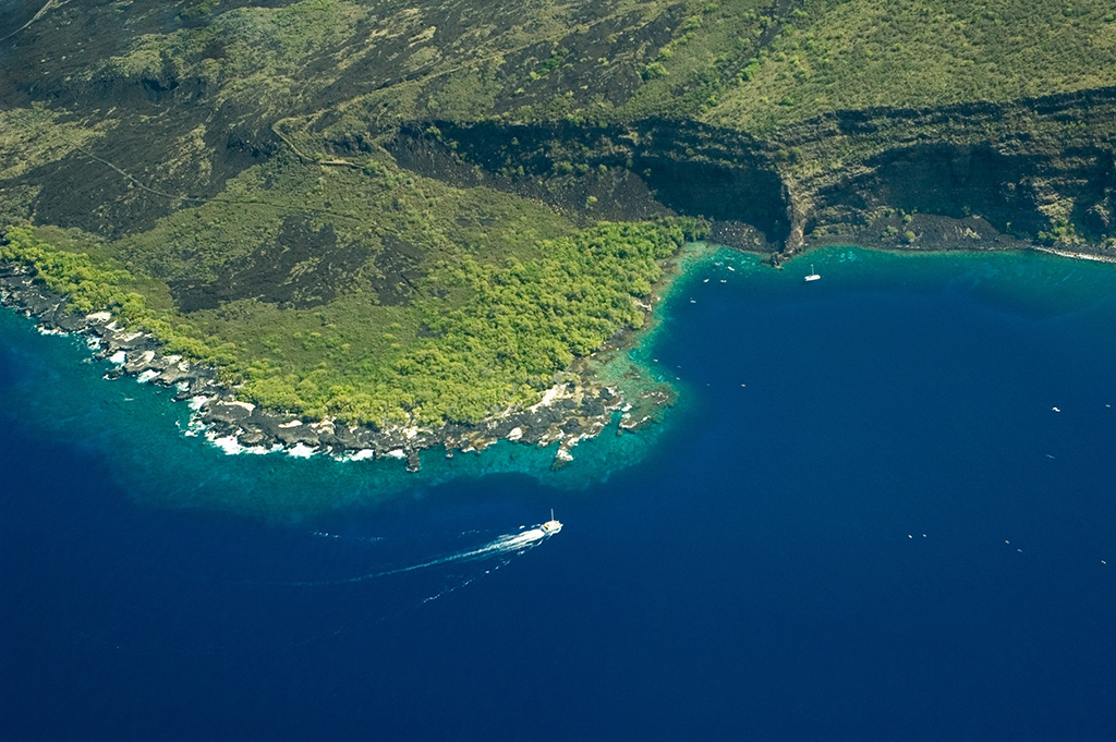 Top Places to Paddle in Hawaii Image