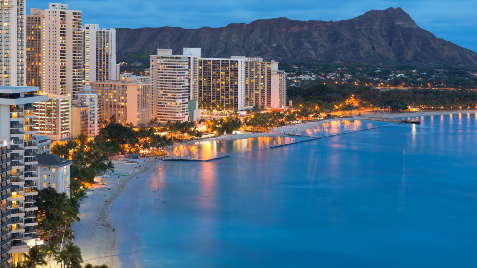 How to get to Hilton Hawaiian Village Waikiki Beach Resort Honolulu in  Urban Honolulu by Bus?